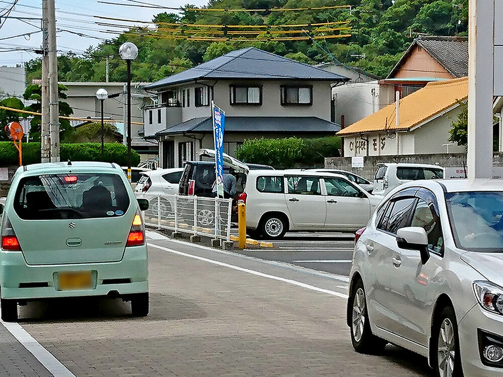 四国中央市道　港通栄町線美装化舗装工事