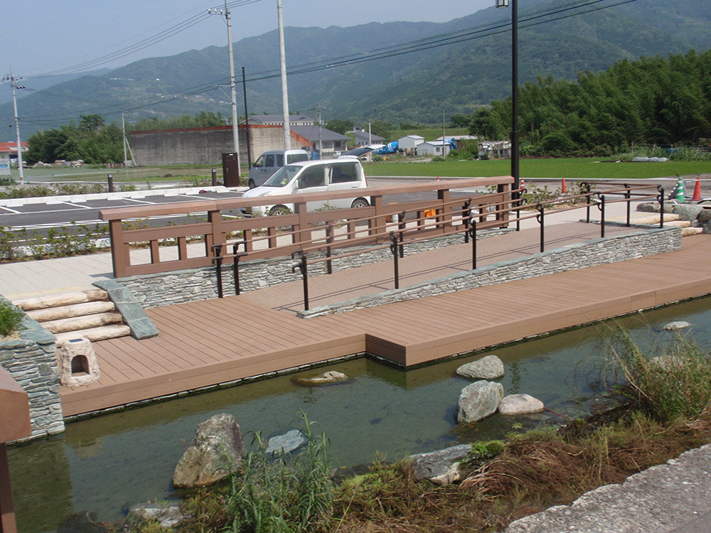 徳島県美馬市湧水広場整備事業