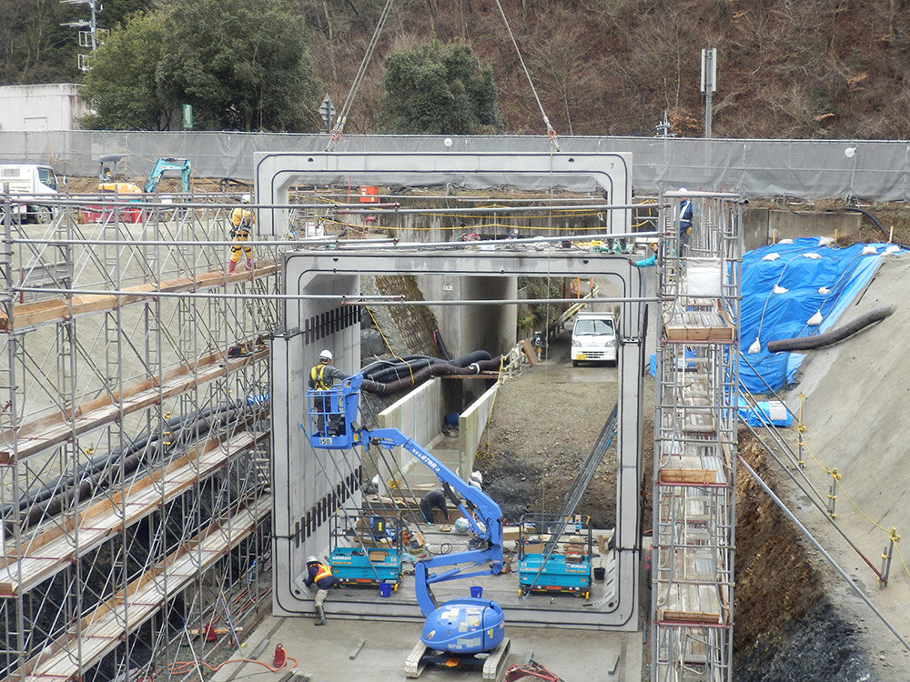 岡山自動車道有漢トンネル工事