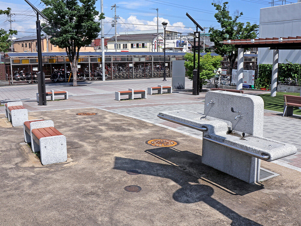 土山駅前南ガーデンプラザ